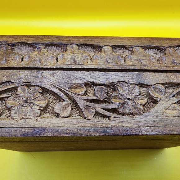 VIntage Hand Carved Wooden Floral Jewelry Box Made In India 5.75x3.75" - Picture 2 of 11